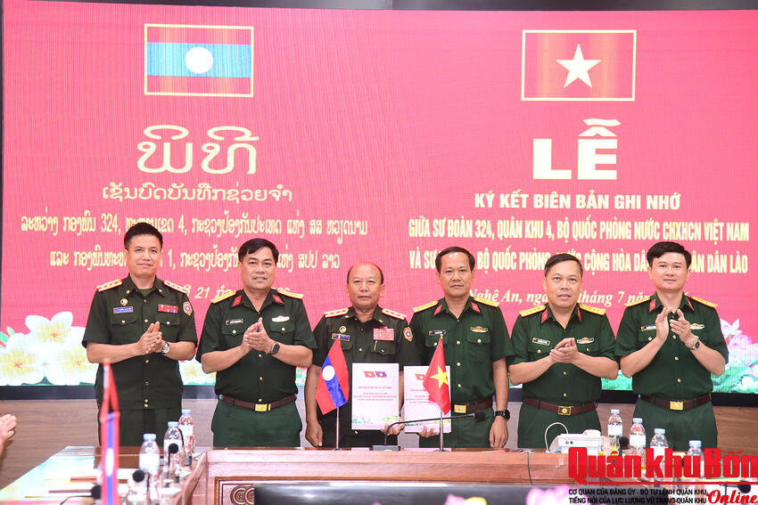 Sư đoàn 324 (Quân khu 4) và Sư đoàn 1 (Quân đội nhân dân Lào) ký kết Biên bản ghi nhớ hợp tác