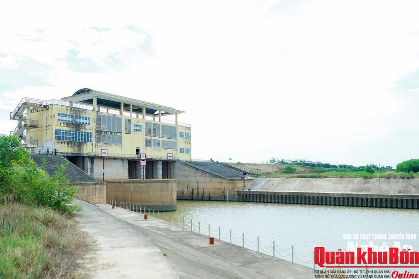 Khảo sát, xem xét phương án đầu tư đập sông Lam