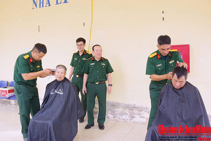 Kho K55 (Cục Hậu cần - Kỹ thuật Quân khu 4) tổ chức nhiều hoạt động tri ân nhân kỷ niệm 79 năm Ngày Thương binh - Liệt sĩ