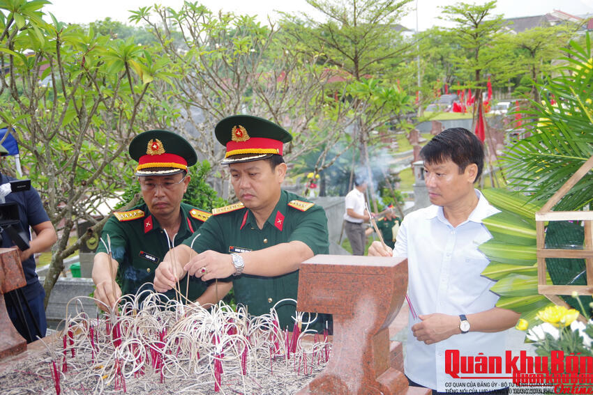 Tỉnh Hà Tĩnh triển khai lấy mẫu giám định ADN 63 mộ liệt sĩ tại Nghĩa trang Núi Nài