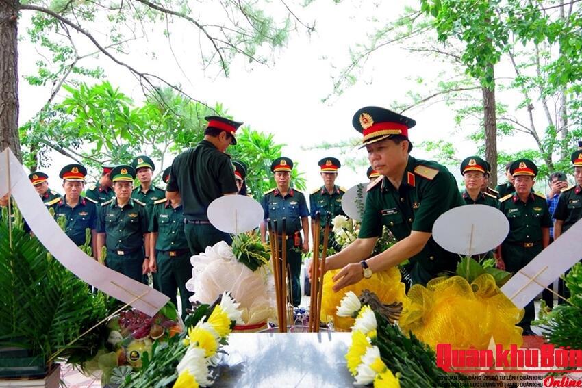Thiếu tướng Lê Văn Trung, Phó chính ủy Quân khu 4: Mệnh lệnh từ trái tim