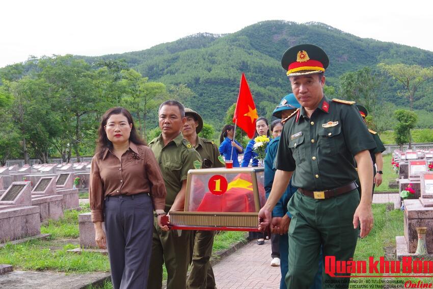 Truy điệu, an táng 08 hài cốt liệt sĩ hy sinh tại chiến trường Đồng Lộc