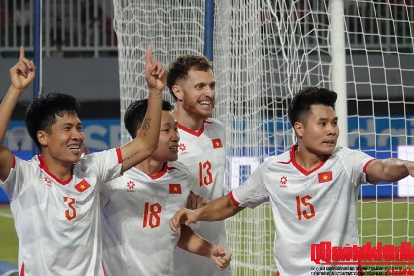 Thắng Indonesia 3-0, đội tuyển Việt Nam rộng cửa vào bán kết ASEAN Cup 2026