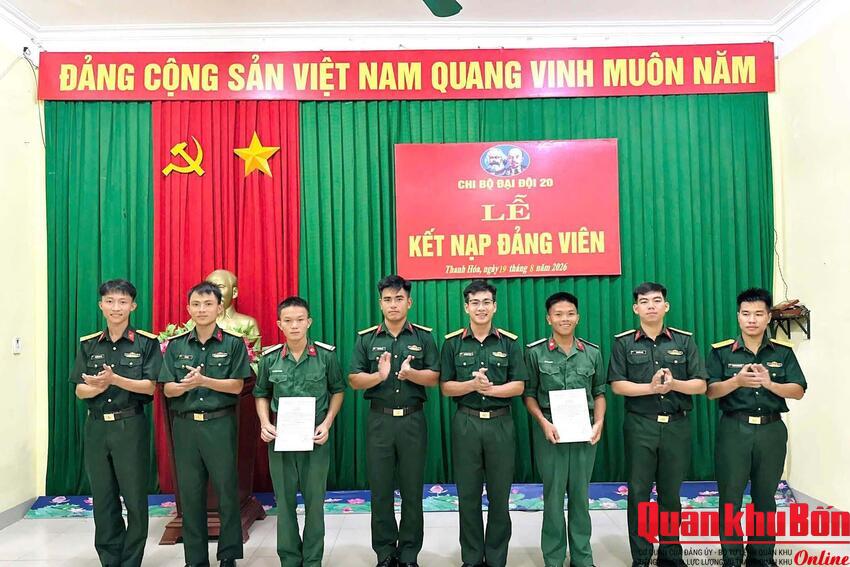 Đảng bộ Trung đoàn 3, Sư đoàn 324, Quân khu 4 làm tốt công tác phát triển Đảng