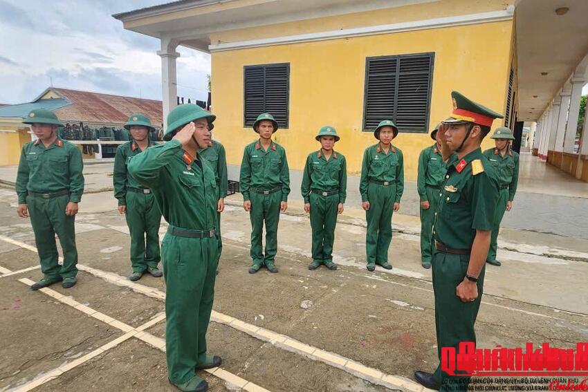 Đại úy Nguyễn Danh Hà say mê sáng tạo