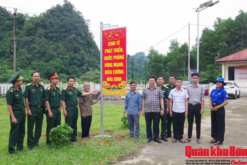 Đoàn Kinh tế - Quốc phòng 92 (Quân khu 4) tuyên truyền pháp luật, xây dựng bản làng bình yên