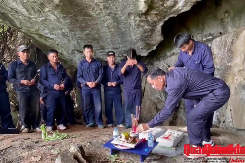 Đội Quy tập hài cốt liệt sĩ số 1, Bộ Chỉ huy Quân sự tỉnh Quảng Trị tìm kiếm cất bốc 2 hài cốt liệt sĩ tại Lào