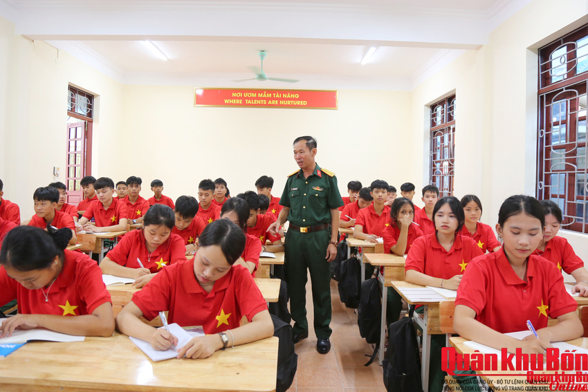 Quân khu 4: 160 học sinh Phân hiệu 2 Trường Thiếu sinh quân miền Trung bước vào năm học mới