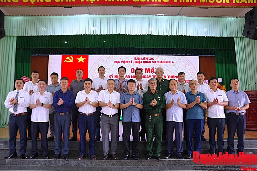 Gặp mặt các thế hệ cựu học viên học viện kỹ thuật quân sự trên địa bàn quân khu 4