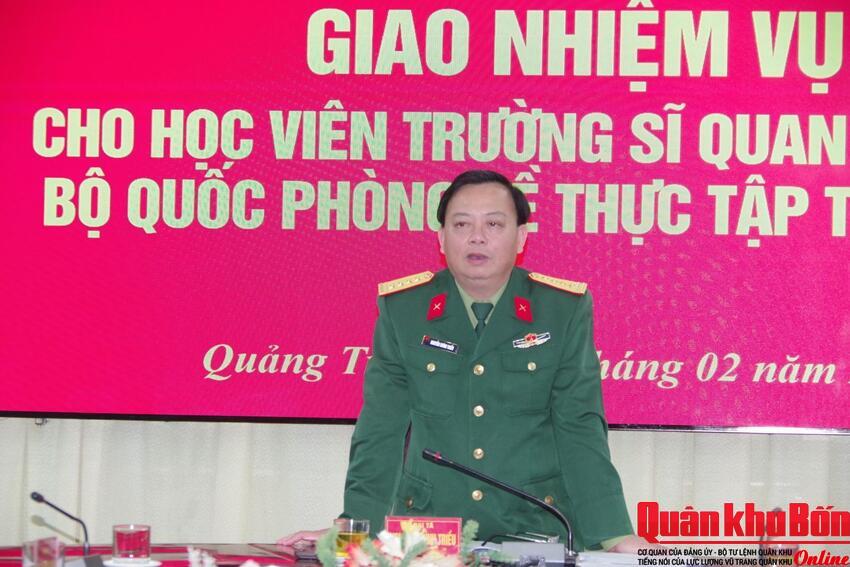 19 học viên Trường Sĩ quan Chính trị thực tập tại Sư đoàn 968
