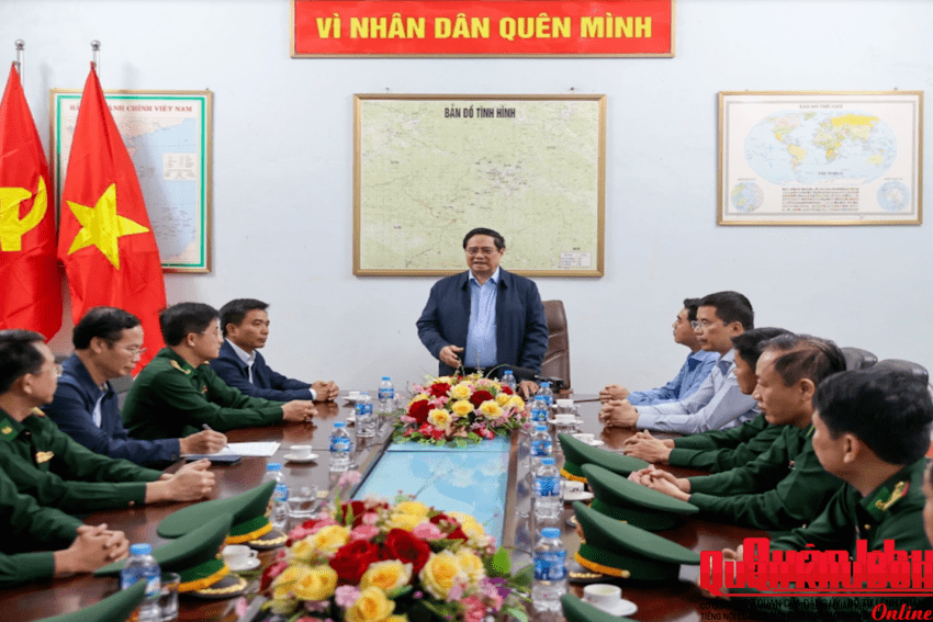 Thủ tướng Chính phủ thăm Đồn biên phòng tại xã biên giới vùng cao Thanh Hóa