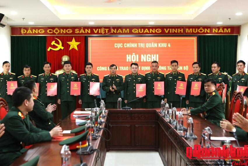 Quân khu 4: Trao quyết định điều động, bổ nhiệm cán bộ tốt nghiệp đào tạo dài hạn Chủ nhiệm Hậu cần - Kỹ thuật