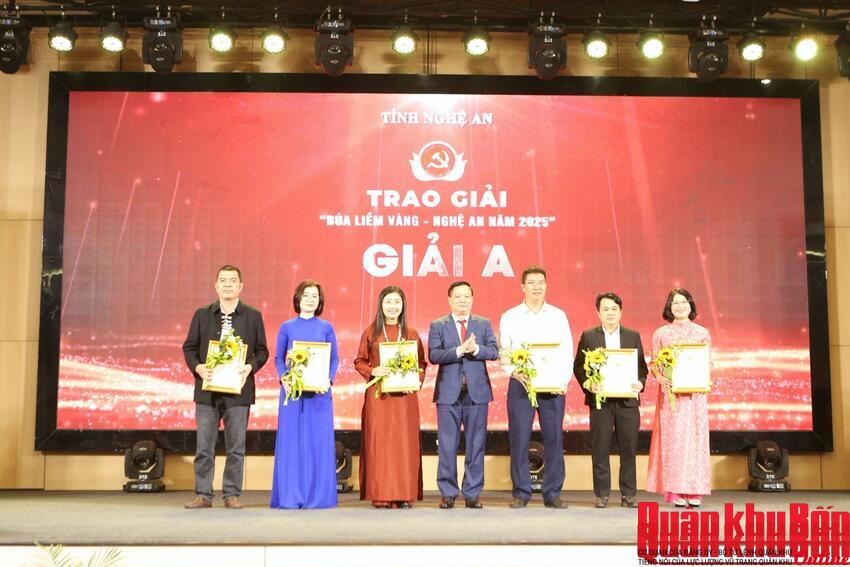 Báo Quân khu 4 đạt 04 giải Giải Búa liềm vàng Nghệ An năm 2025