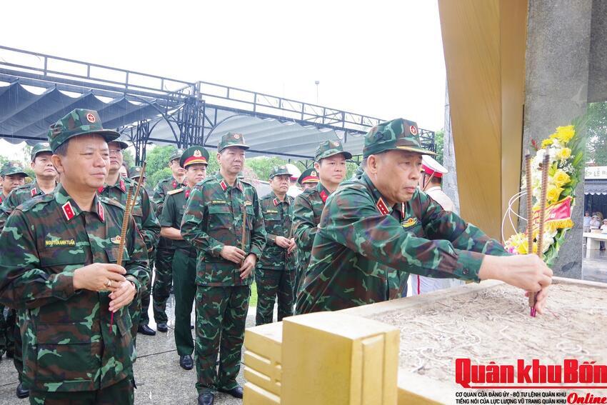 Học viện Quốc phòng tổ chức nhiều hoạt động tri ân tại Quảng Trị
