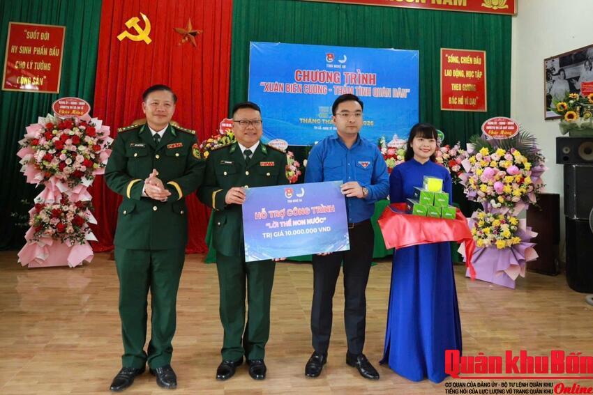 Ấm áp “Xuân biên cương – Thắm tình quân dân”