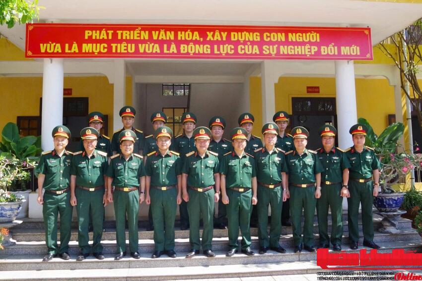 Đảng ủy, Ban Giám đốc Xưởng 467 - KÍNH BÁO