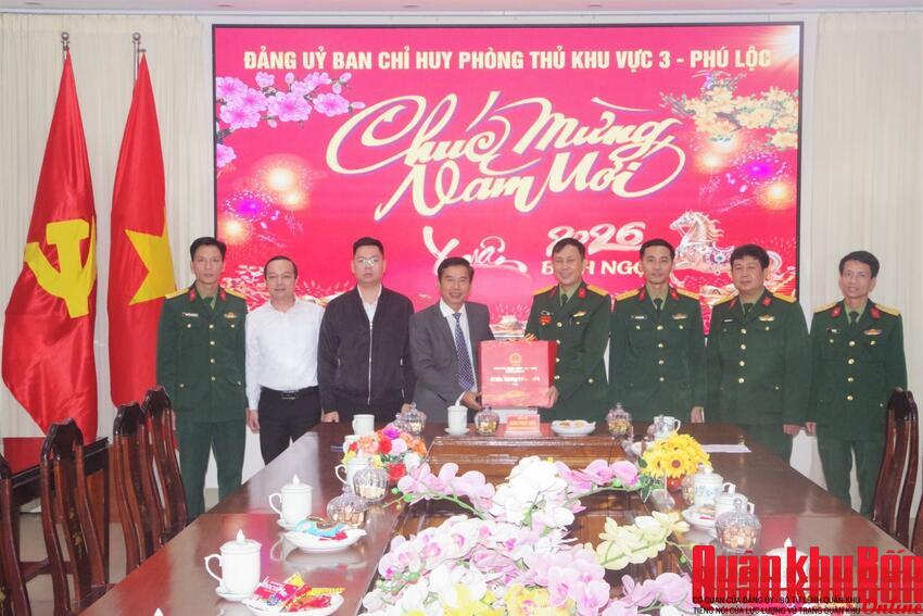 Trưởng ban Nội chính Thành ủy Huế thăm, chúc tết Ban Chỉ huy Phòng thủ khu vực 3 - Phú Lộc