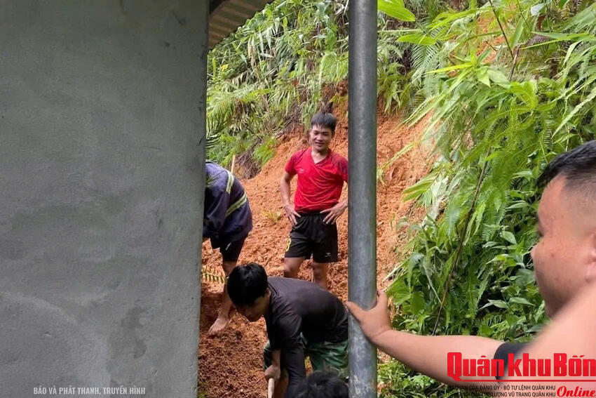Sơ tán 182 hộ/839 nhân khẩu khu vực nguy cơ cao về lũ ống, lũ quét, sạt lở đất đến nơi an toàn