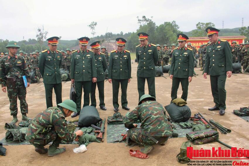 Quân khu 4 kiểm tra SSCĐ tại Sư đoàn 968 và Bộ Chỉ huy Quân sự tỉnh Quảng Trị