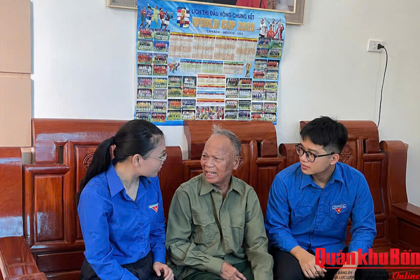 Người lính trở về từ lửa đạn