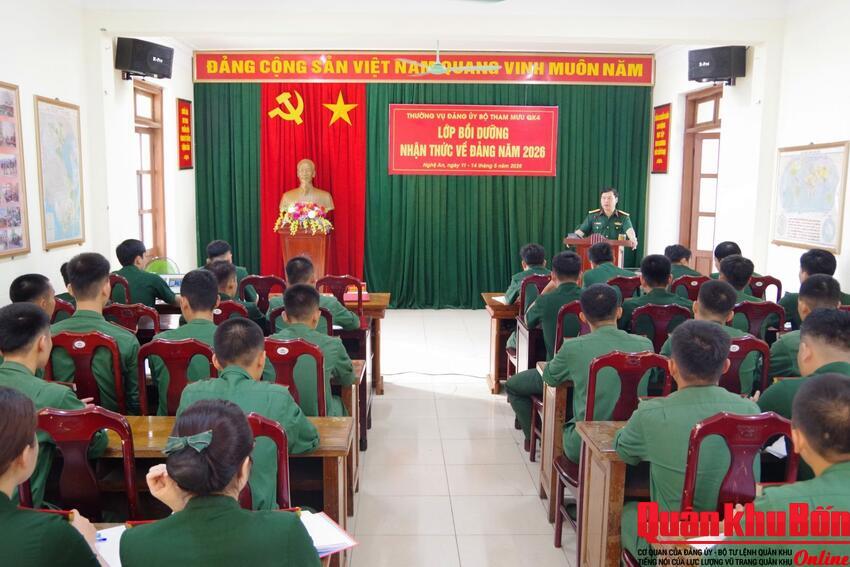 Đảng ủy Bộ Tham mưu Quân khu 4, bồi dưỡng nhận thức về Đảng cho quần chúng ưu tú