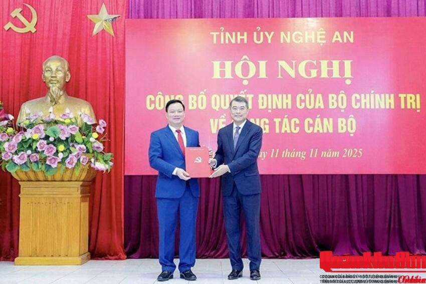 Đồng chí Nguyễn Khắc Thận giữ chức Bí thư Tỉnh ủy Nghệ An