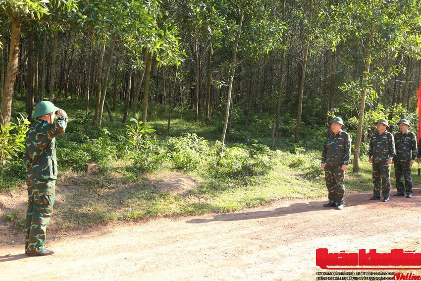 Quân khu 4: Kiểm tra chiến sĩ mới Trung đoàn 842 (Quảng Trị) thực hành “3 tiếng nổ”