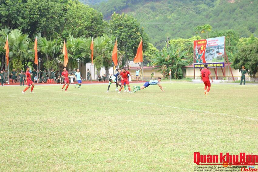 Sôi nổi hội thao chào mừng Đại hội Đảng bộ Quân khu 4