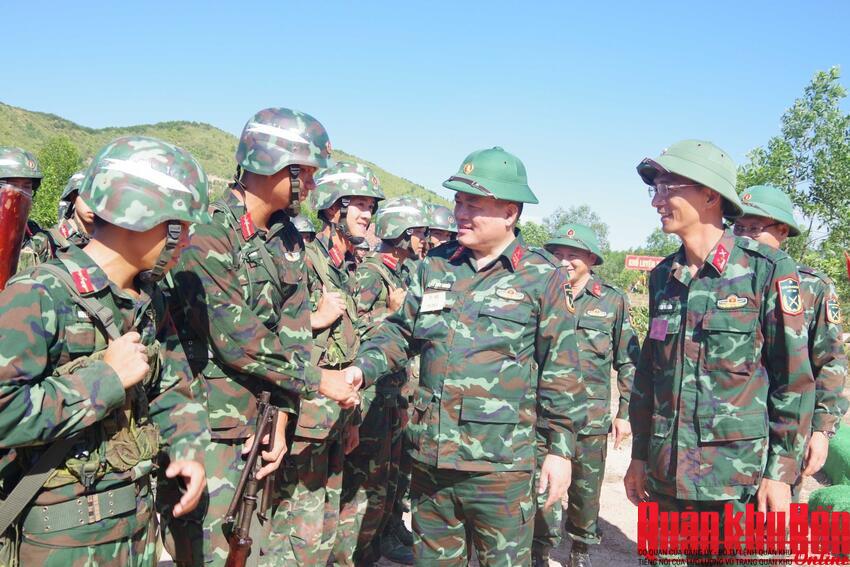 Trung đoàn 6 (Bộ Chỉ huy Quân sự thành phố Huế) diễn tập chiến thuật có bắn đạn thật cấp Trung đội năm 2026