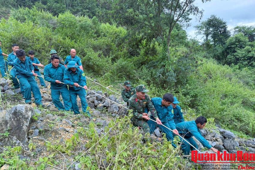 Đào móng xây nhà, phát hiện bom nặng 350kg còn nguyên kíp nổ