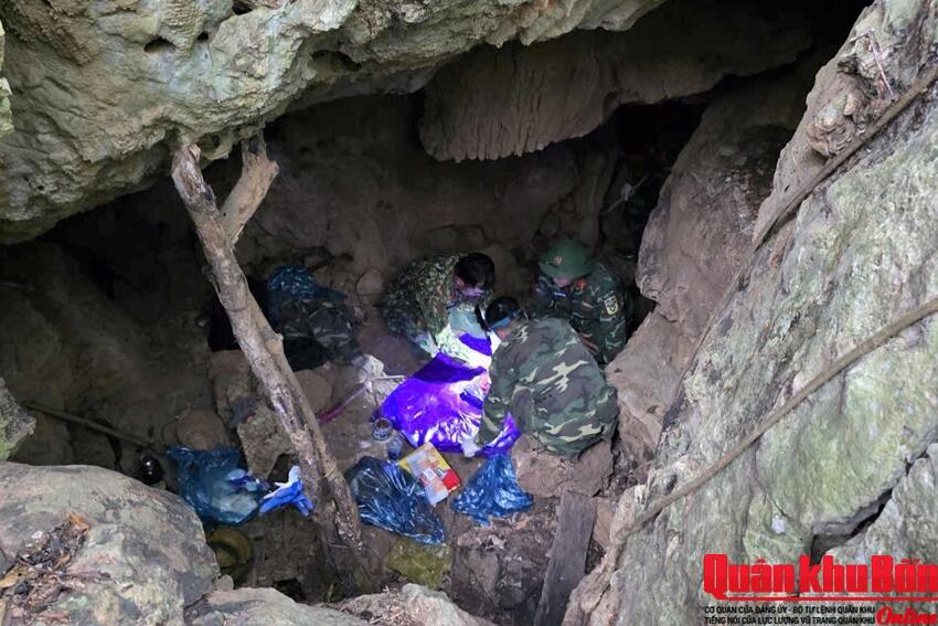 Đoàn Kinh tế - Quốc phòng 337 (Quân khu 4): Tìm kiếm, quy tập 01 hài cốt liệt sĩ tại núi Cô Loong, xã Hướng Lập