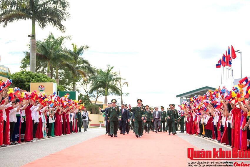 Nhiều hoạt động ý nghĩa tại Giao lưu Hữu nghị Quốc phòng Biên giới Việt Nam - Lào lần thứ 3 tại Lào