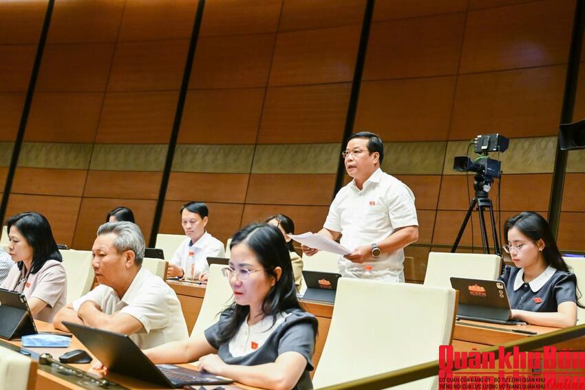 Đại biểu Quốc hội Ngô Nam Cường: Phát triển đô thị phải gắn với bảo đảm quốc phòng, an ninh