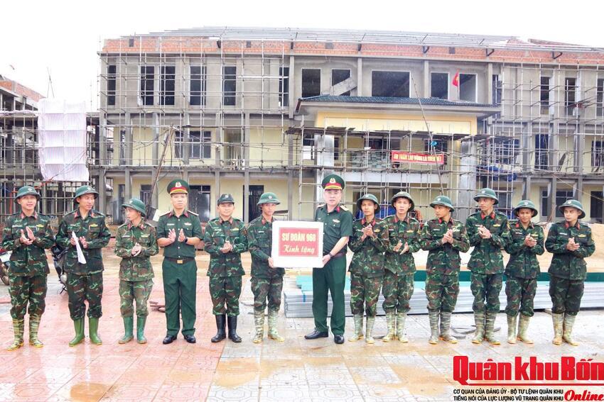 Sư đoàn 968 (Quân khu 4): Đẩy nhanh tiến độ hỗ trợ xây dựng trường học trên tuyến biên giới