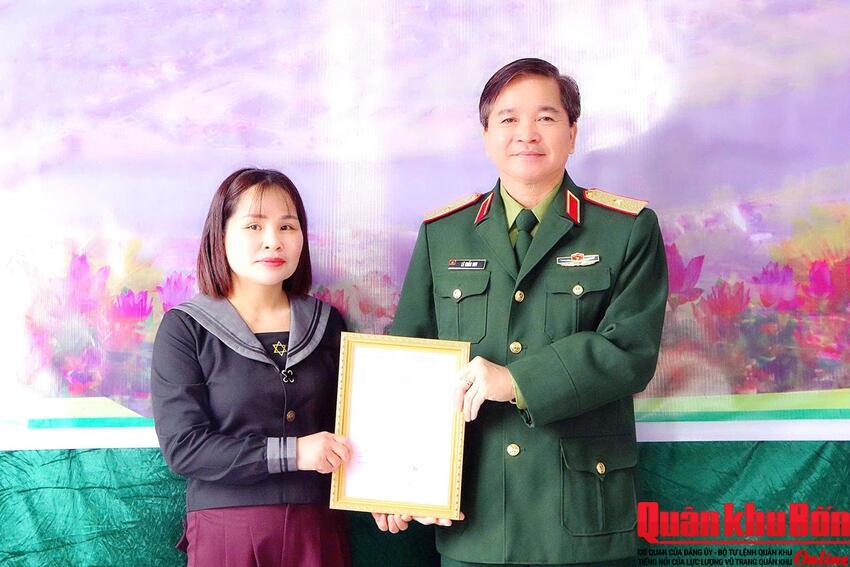 Trường Sĩ quan Lục quân 2 trao tặng “Nhà tình nghĩa” tại Hà Tĩnh