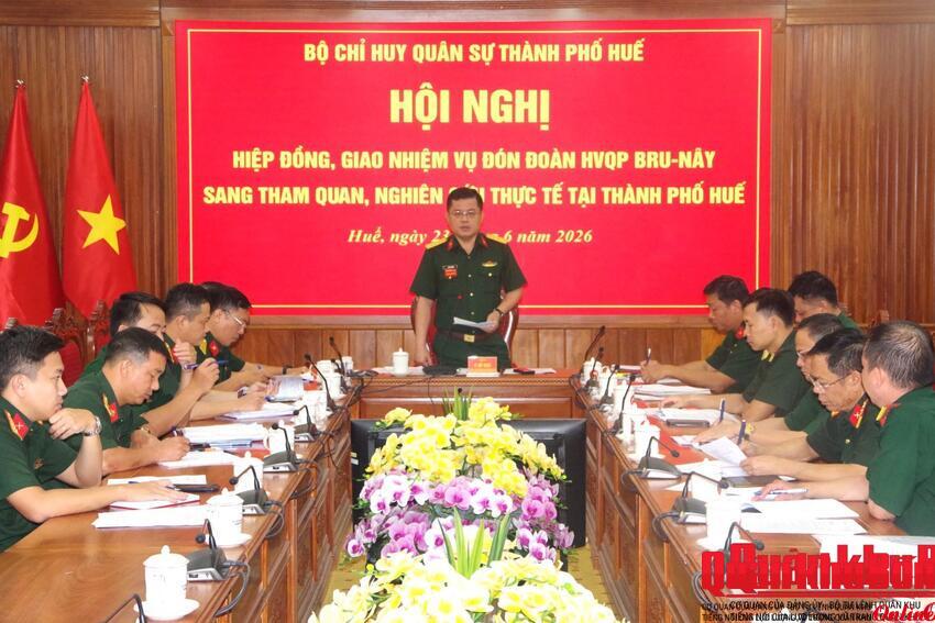 Bộ Chỉ huy Quân sự thành phố Huế hiệp đồng đón đoàn Học viện Quốc phòng Brunei