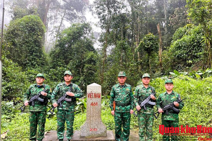Đồn Biên phòng cửa khẩu Thanh Thủy (Nghệ An) tăng cường tuần tra bảo đảm an ninh cho ngày hội toàn dân