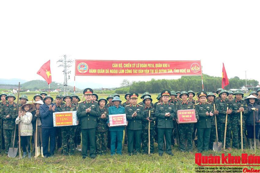 Cục Chính trị Quân khu 4 kiểm tra, động viên cán bộ, chiến sĩ Lữ đoàn Pháo binh 16 làm công tác dân vận