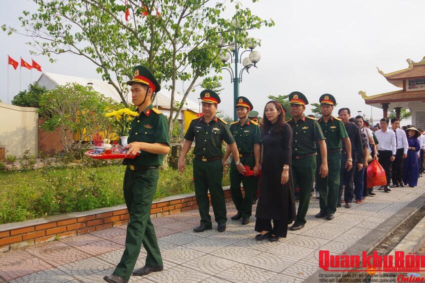 Huyện Hải Lăng (Quảng Trị) tổ chức truy điệu, an táng hài cốt liệt sĩ