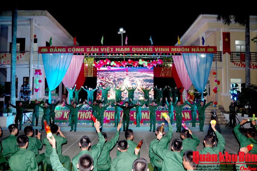 Vui hội “Tiếng hát Binh nhì - Vũ điệu chiến sĩ”