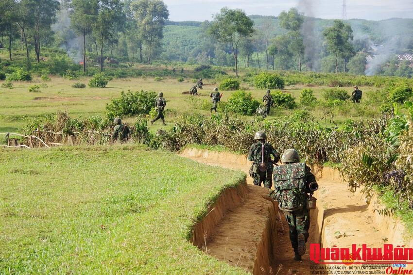Bồi dưỡng nâng cao trình độ thực hiên nhiệm vụ quân sự, quốc phòng