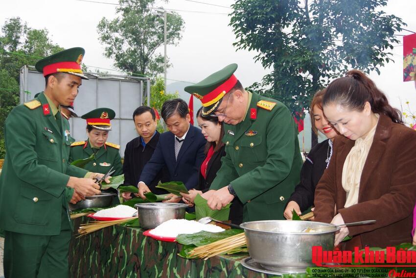 Sư đoàn 968 chung tay mang Tết ấm đến người nghèo