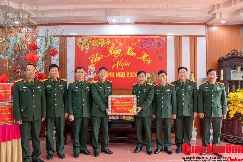 Bộ Tư lệnh Pháo binh - Tên lửa thăm, chúc tết Lữ đoàn Pháo binh 16