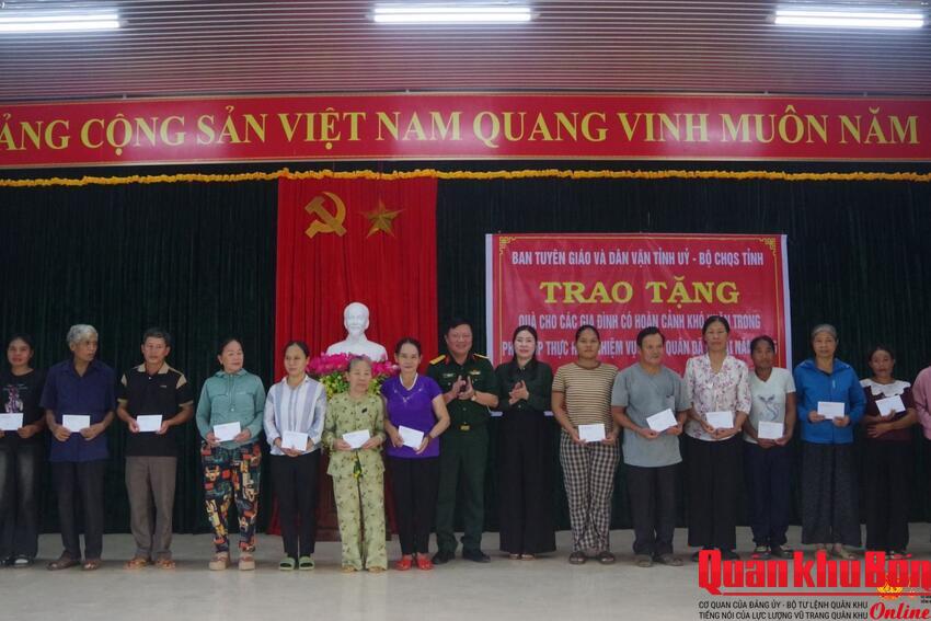 Trao hỗ trợ 200 gia đình có hoàn cảnh khó khăn trên địa bàn tỉnh Quảng Trị