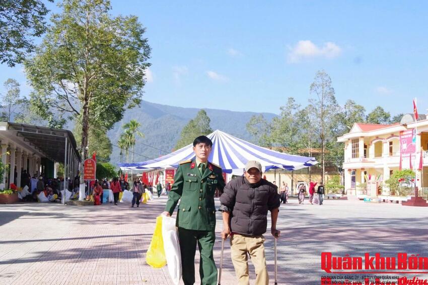 Lan tỏa phẩm chất “Bộ đội Cụ Hồ” từ hành động giản dị