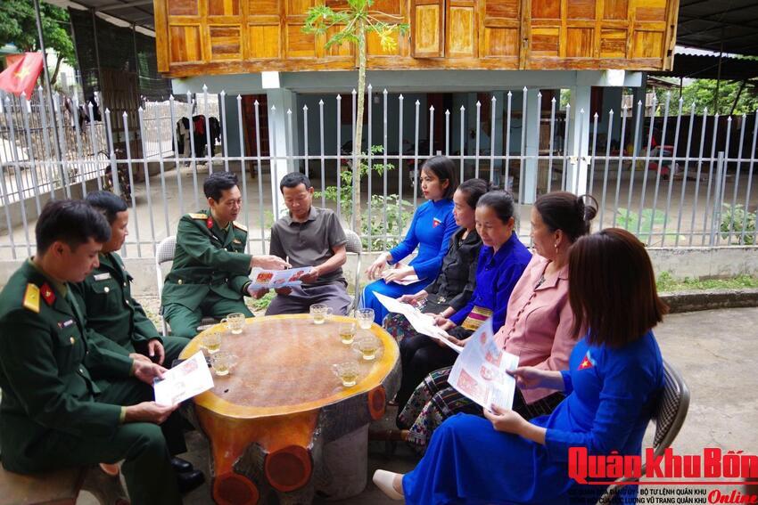 Đoàn Kinh tế - Quốc phòng 5 (Quân khu 4), tổ chức tuyên truyền bầu cử trên địa bàn xã Mường Lát