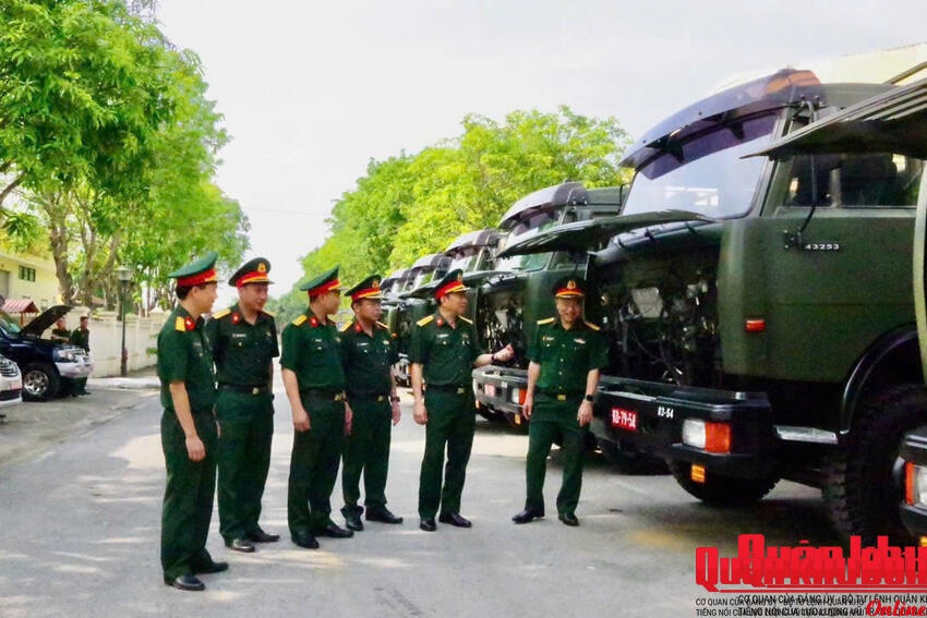 Nghiệm thu xe ô tô sau bảo dưỡng, sửa chữa nhỏ, đồng bộ tại Quân khu 4