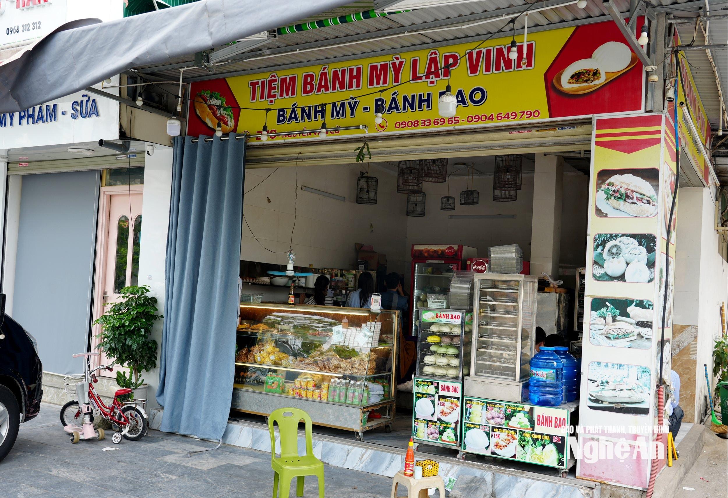 Tiệm bánh mì Lập Vinh có địa chỉ số 270, đường Nguyễn Văn Cừ, phường Trường Vinh. Ảnh: Thành Chung