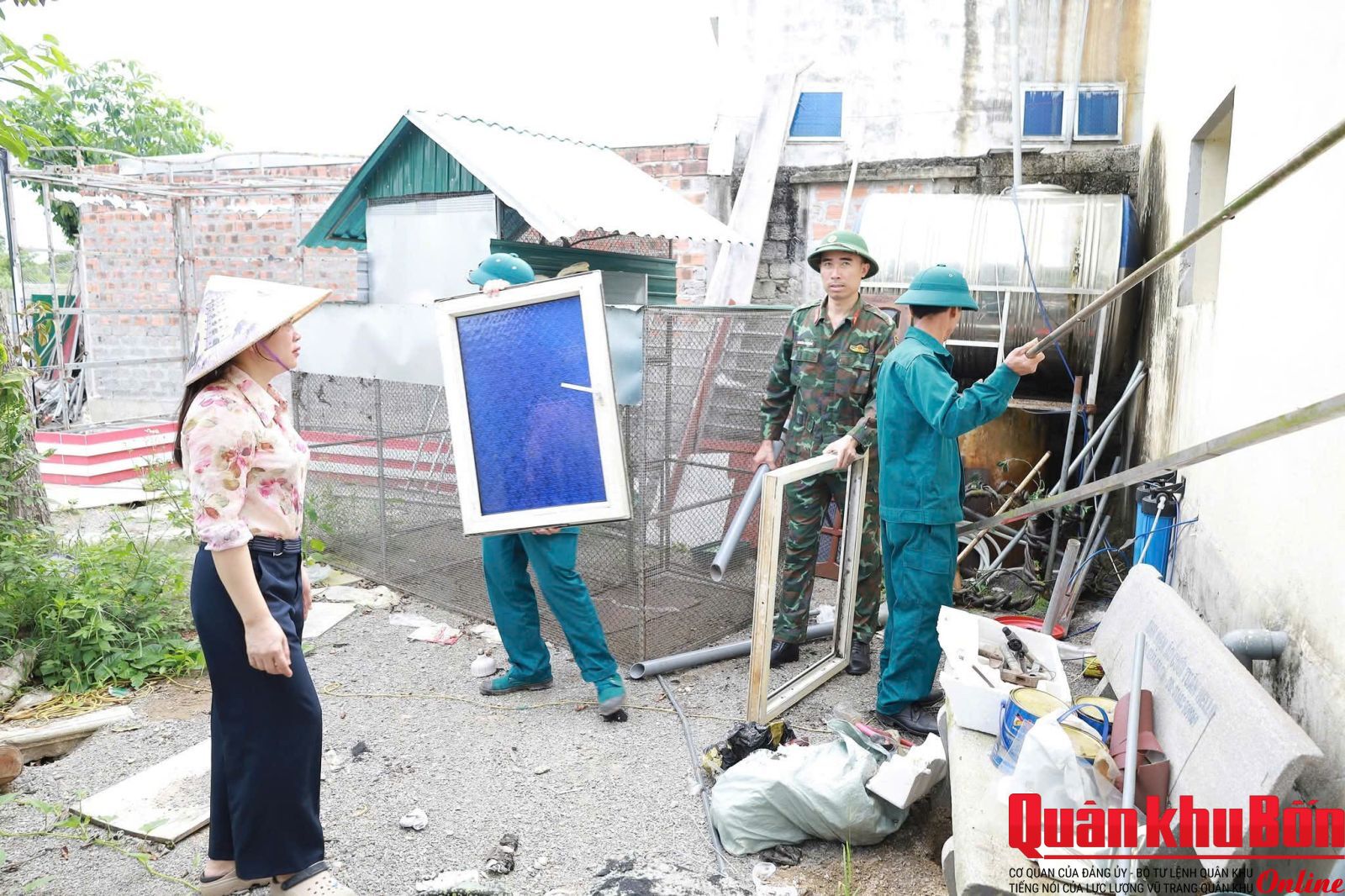 Dựng mái ấm, vun đắp nghĩa tình